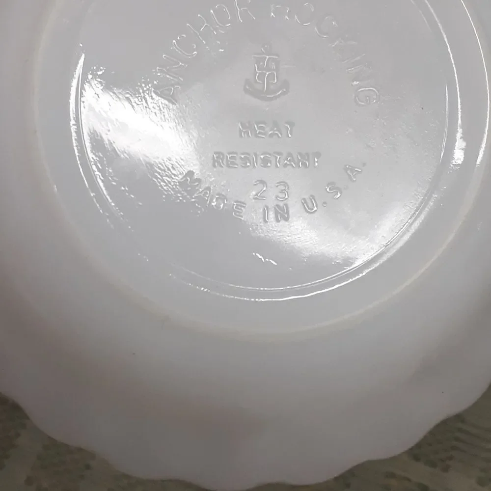 4-pc Anchor Hocking‎ Suburbia Fire King Swirl with gold trim 4 3/4